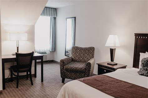 Eastland suites bloomington il - Eastland Suites in Bloomington, IL features a variety of affordable luxury and extended stay suites to fit any need. ... The Deep End Tap, 1801 Eastland Dr, Bloomington, IL 61704. Download a PDF CONNECT. CONTACT US . 309.664.1880. 1 …